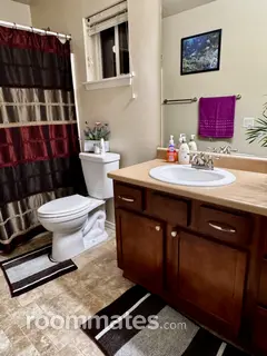 Room for rent in Tumwater, WA $975, house