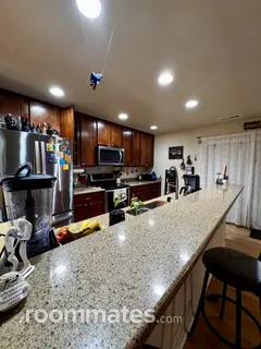 Room for rent in Tumwater, WA $975, house