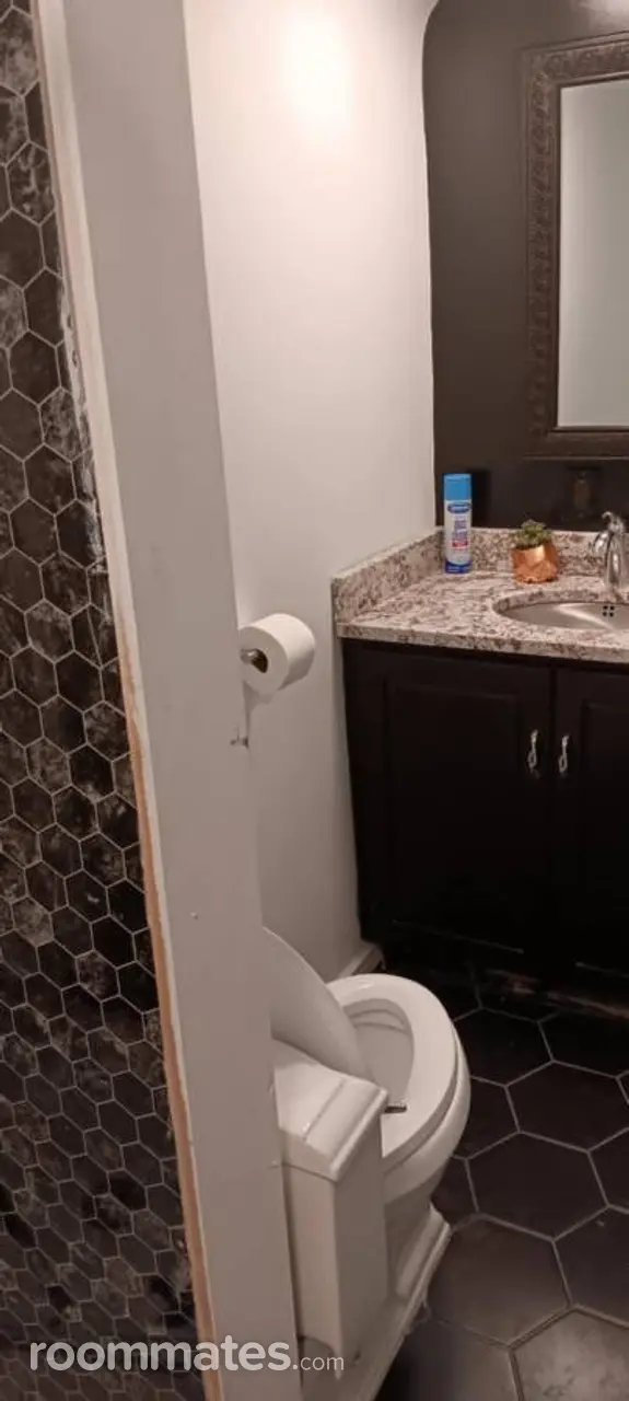 Profile photo 10 of 11