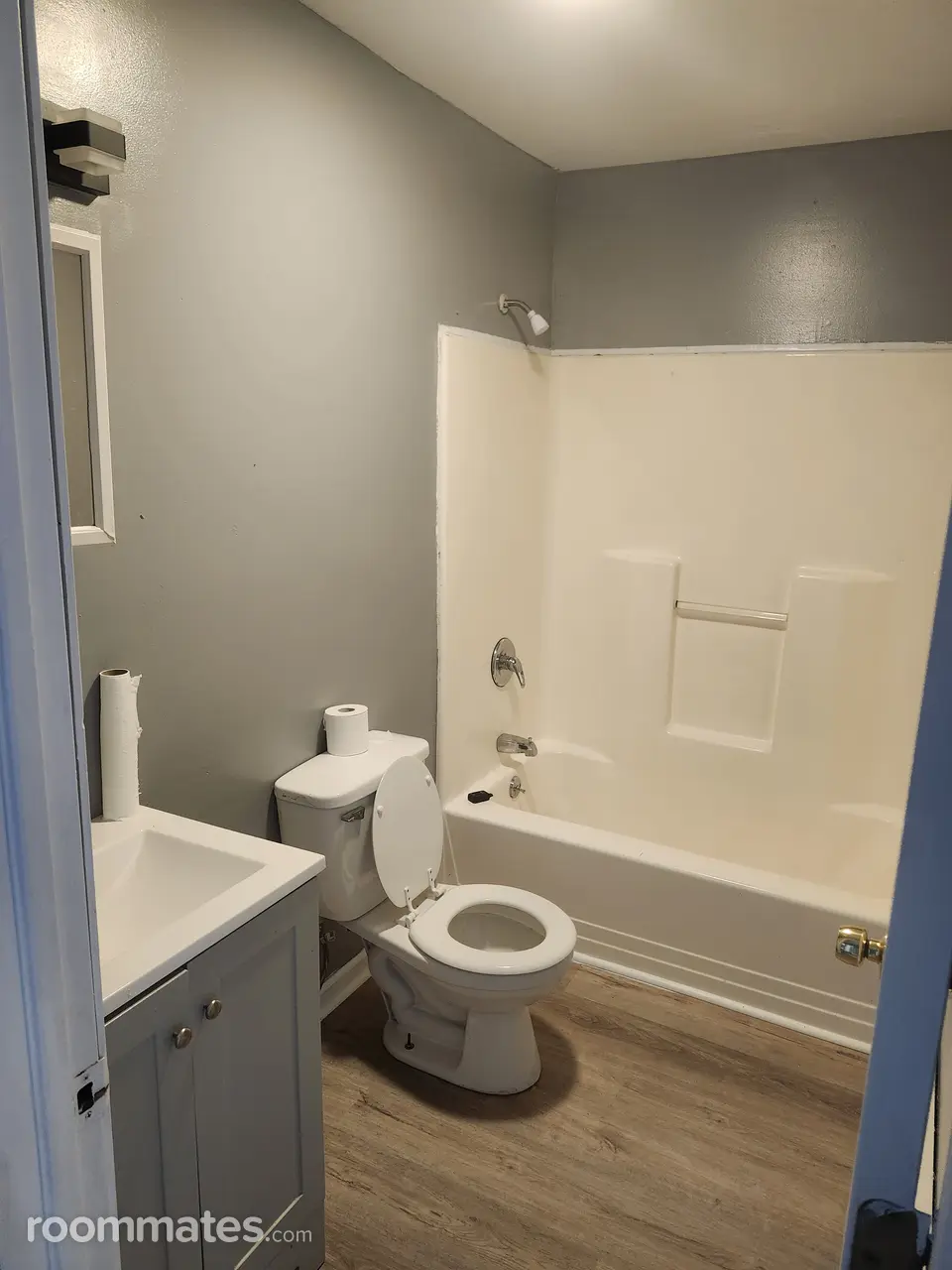 Profile photo 1 of 6