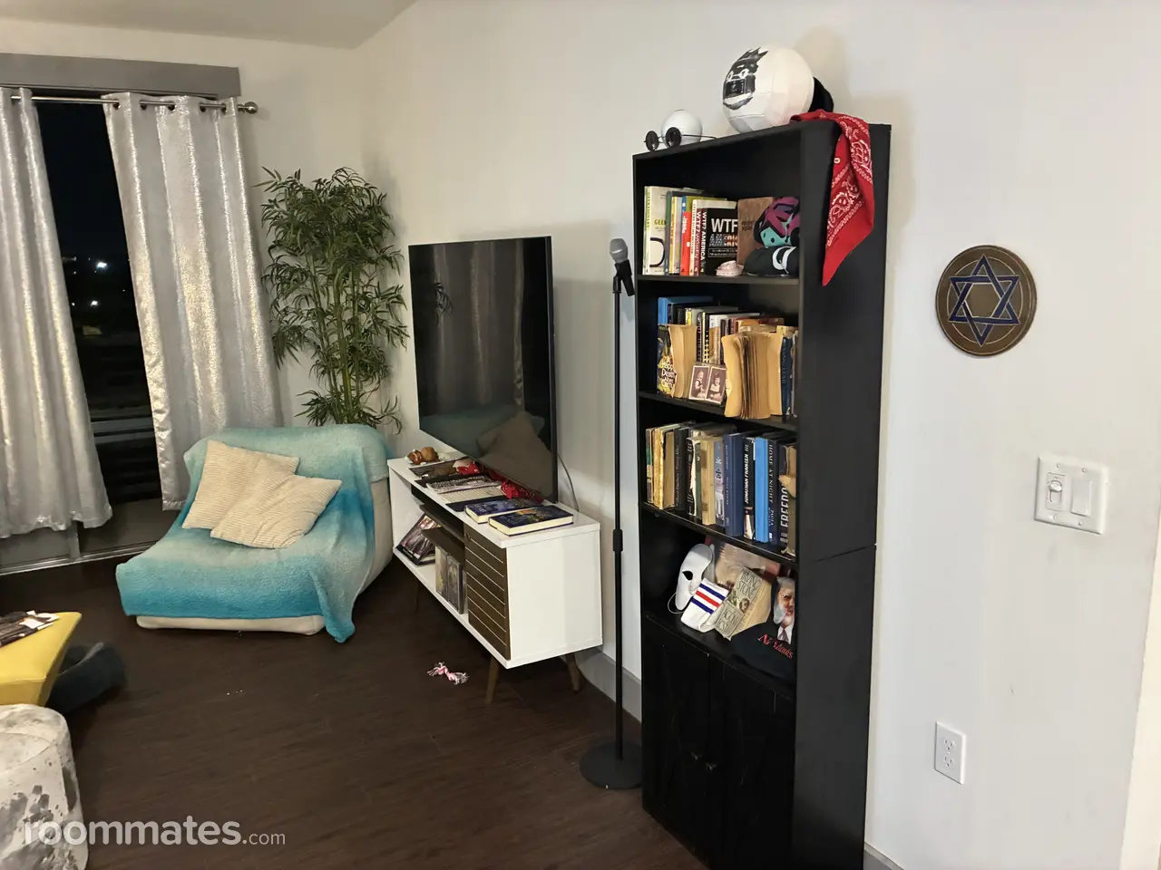 Profile photo 7 of 12