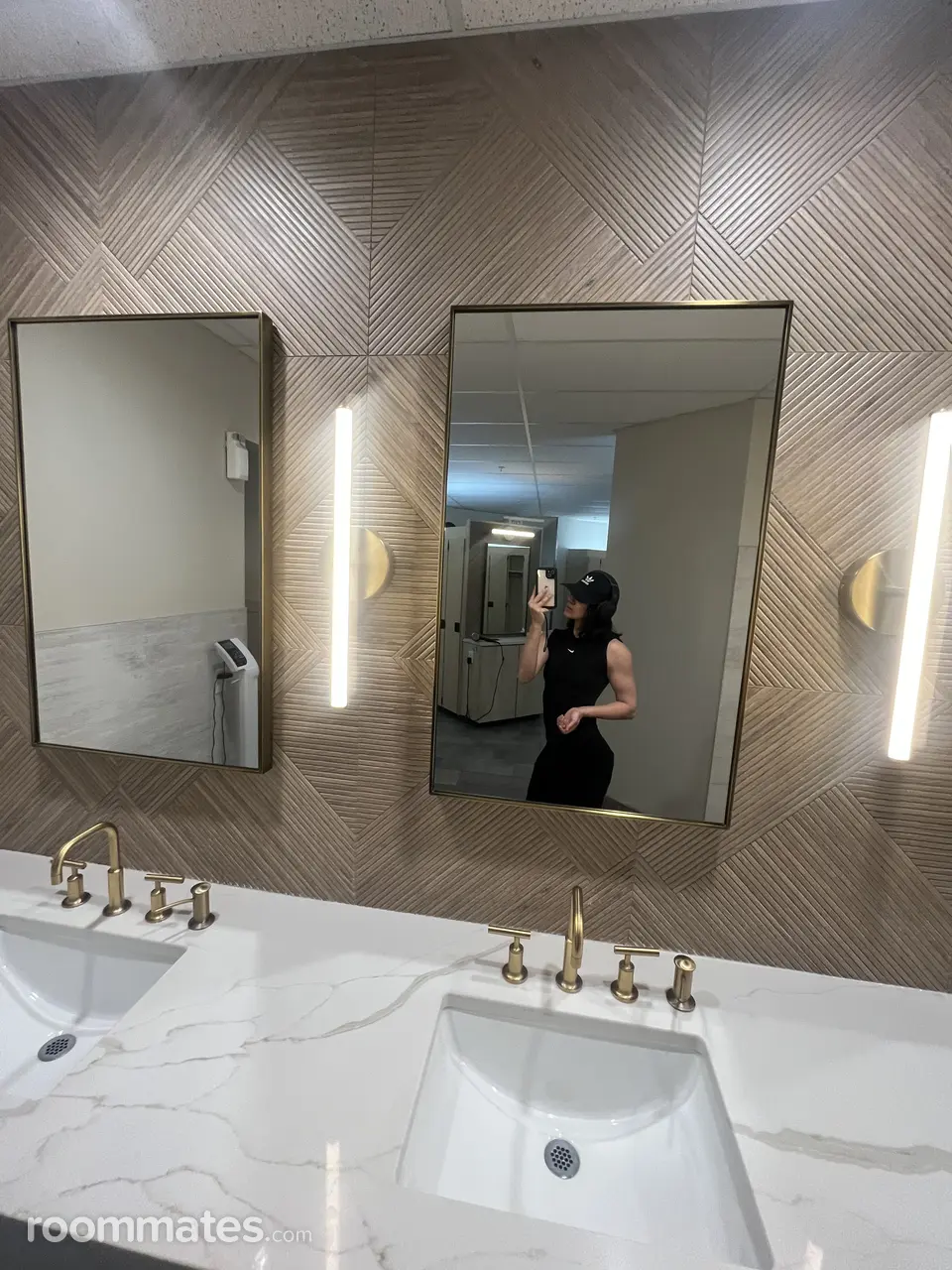 Profile photo 9 of 9