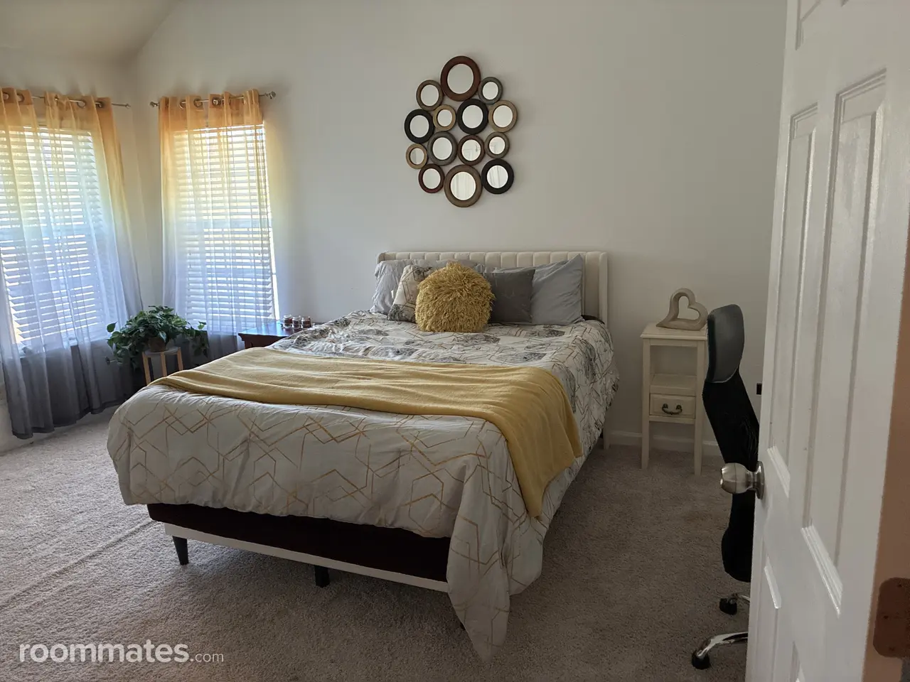 Profile photo 3 of 9