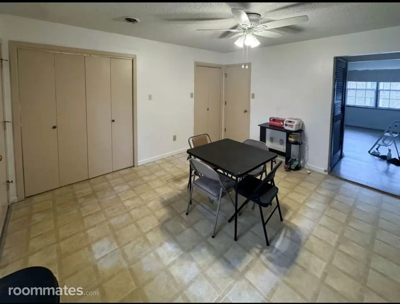 Profile photo 1 of 9