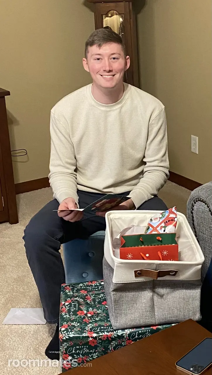 Profile photo 13 of 15