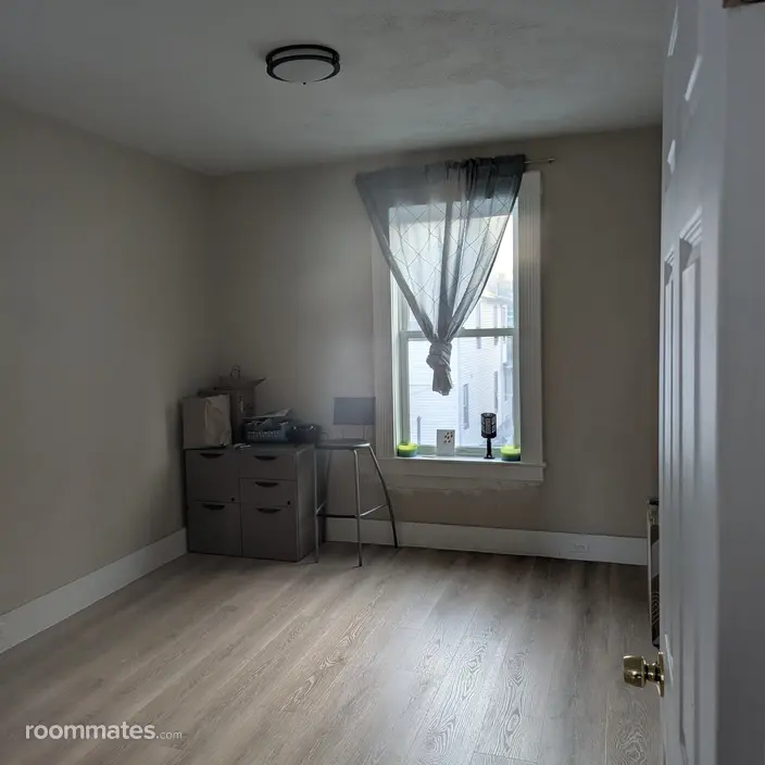 Room for rent in Bridgeport, CT $1000, house