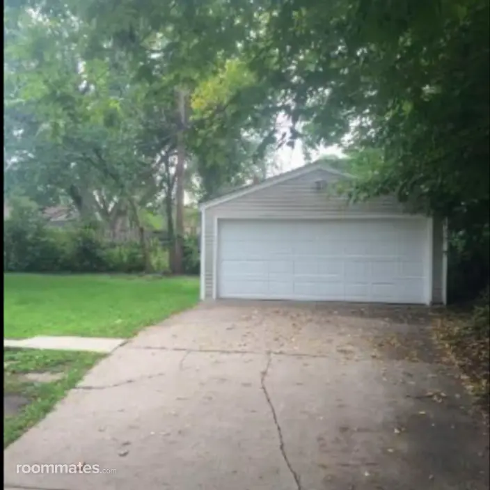 Room for rent in Saint Paul, MN $750, house