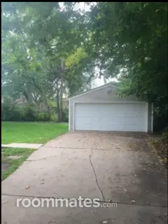 Room for rent in Saint Paul, MN $750, house