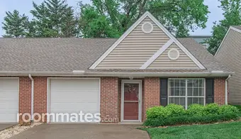 Room for rent in Knoxville, TN $900, condo