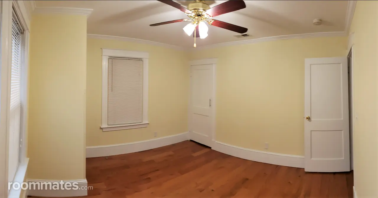 Profile photo 5 of 11