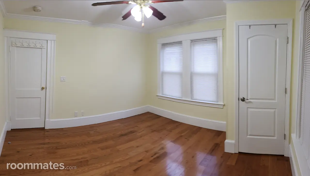 Profile photo 3 of 11