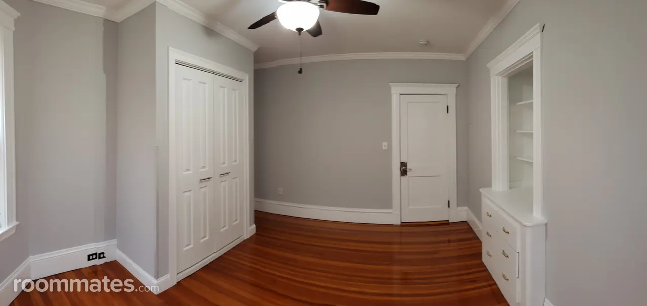 Profile photo 7 of 11