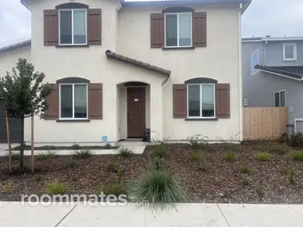 Room for rent in Manteca, CA $900, house