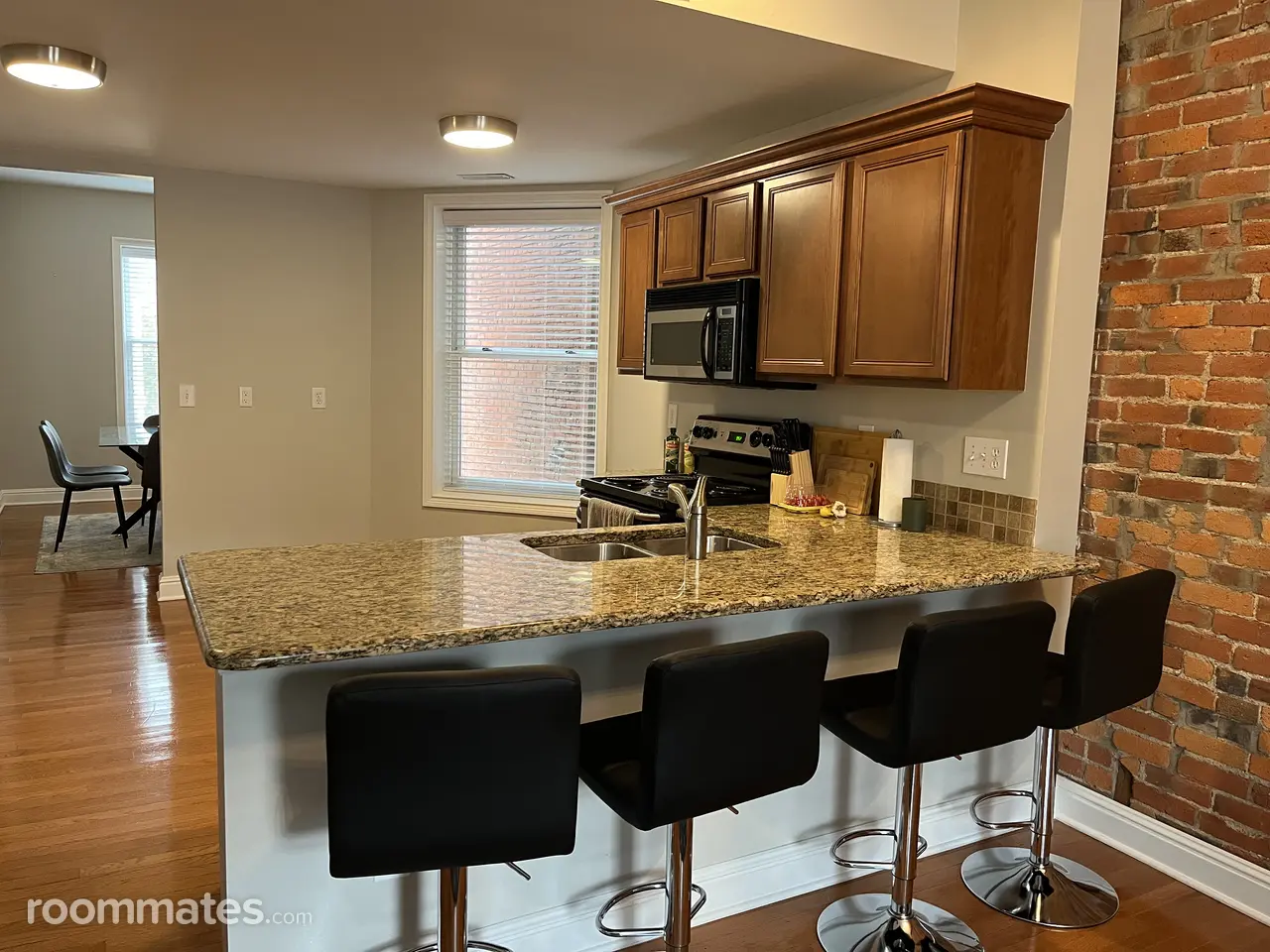 Profile photo 5 of 14