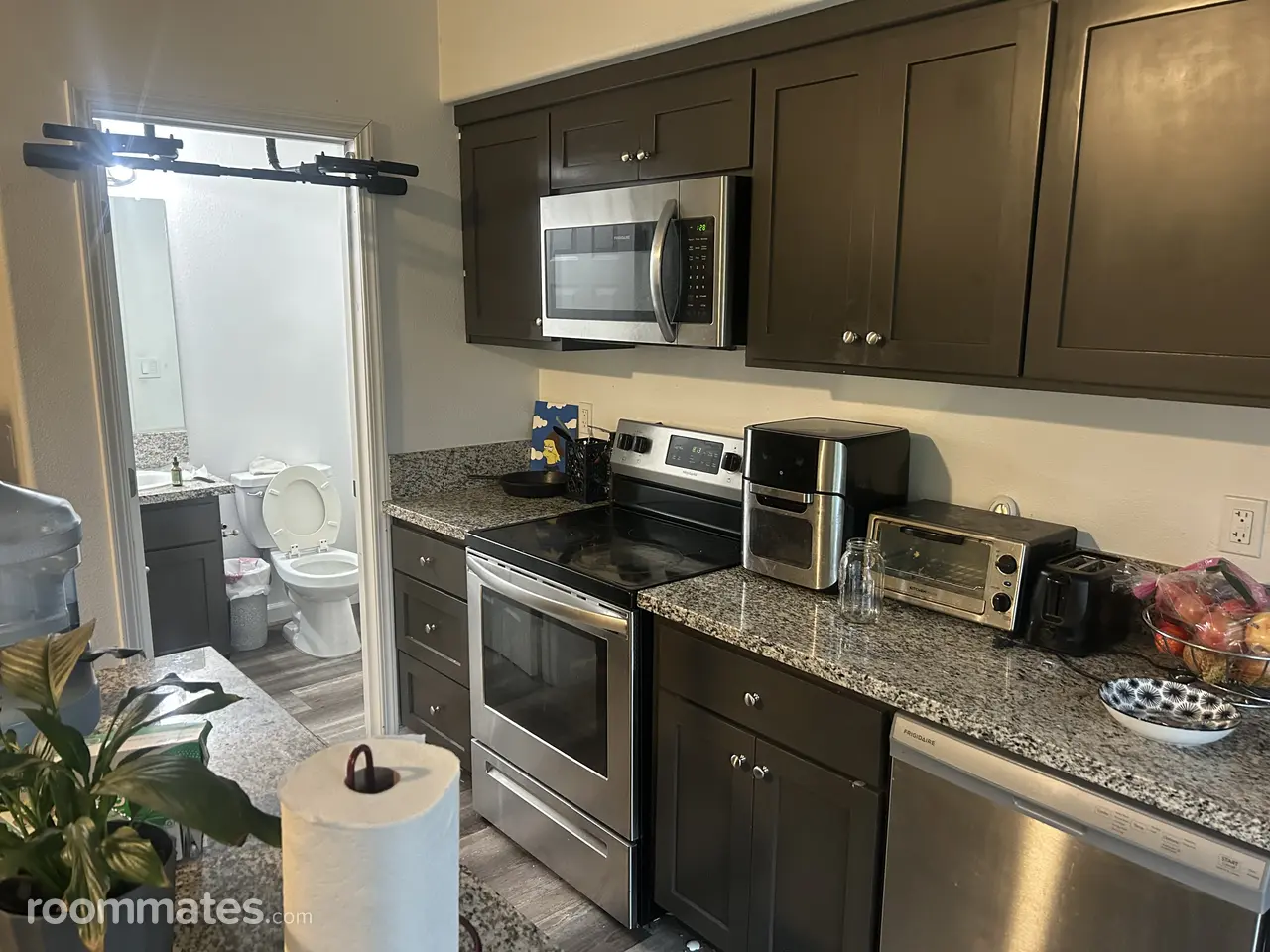 Profile photo 7 of 9