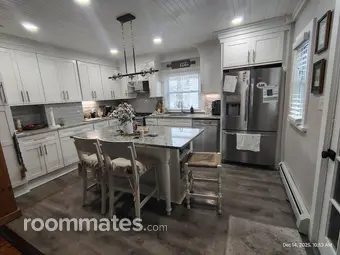 Room for rent in Cranston, RI $850, house