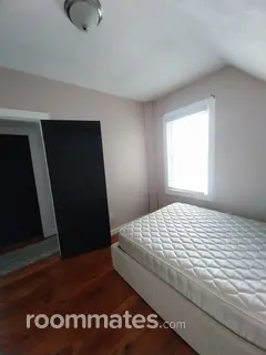 Room for rent in Cranston, RI $850, house