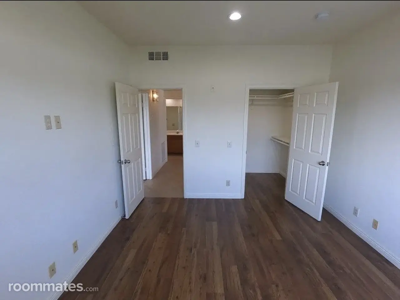 Profile photo 3 of 6