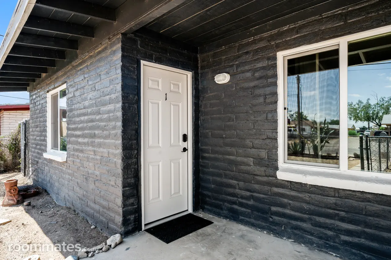 Profile photo 8 of 11