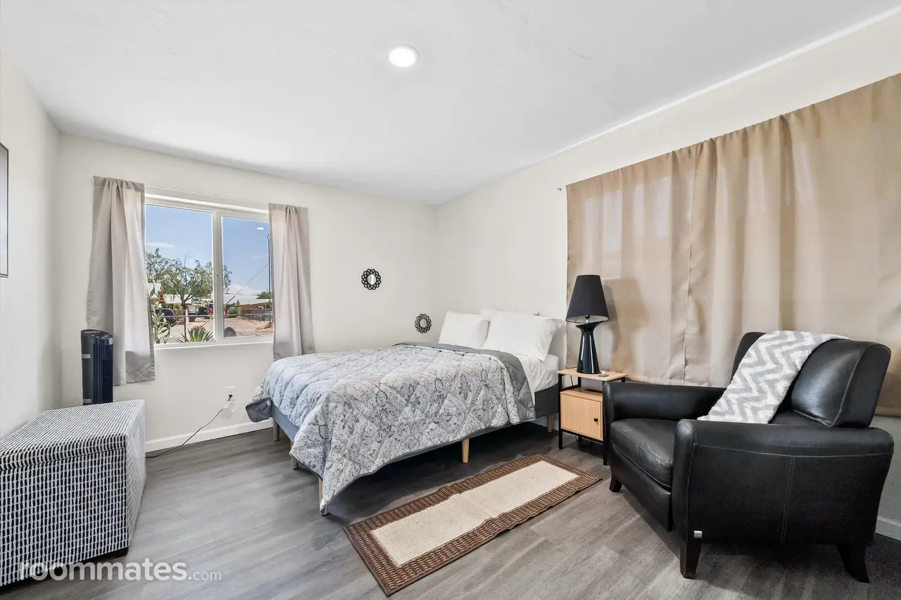 Profile photo 6 of 11