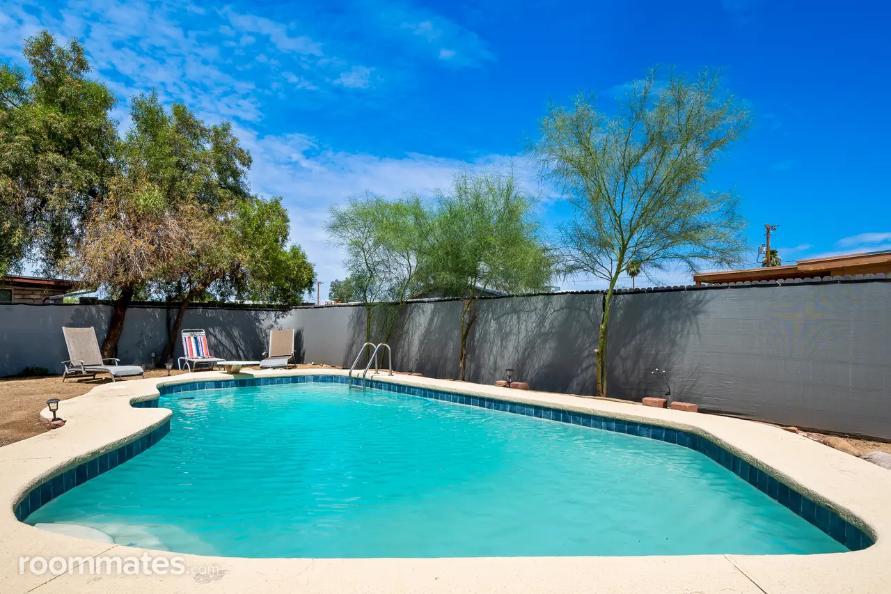 Profile photo 9 of 11