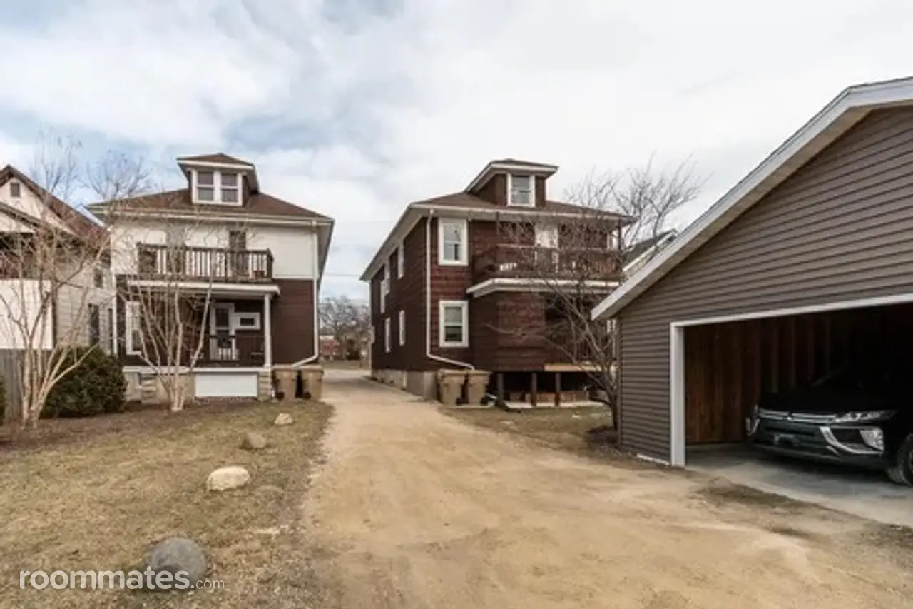 Profile photo 1 of 11