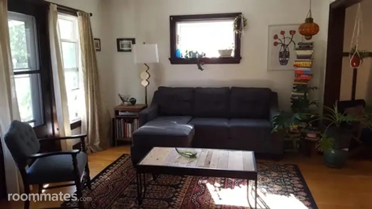 Profile photo 7 of 11