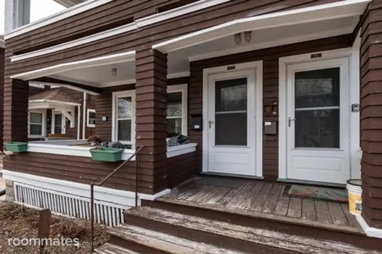 Profile photo 3 of 11