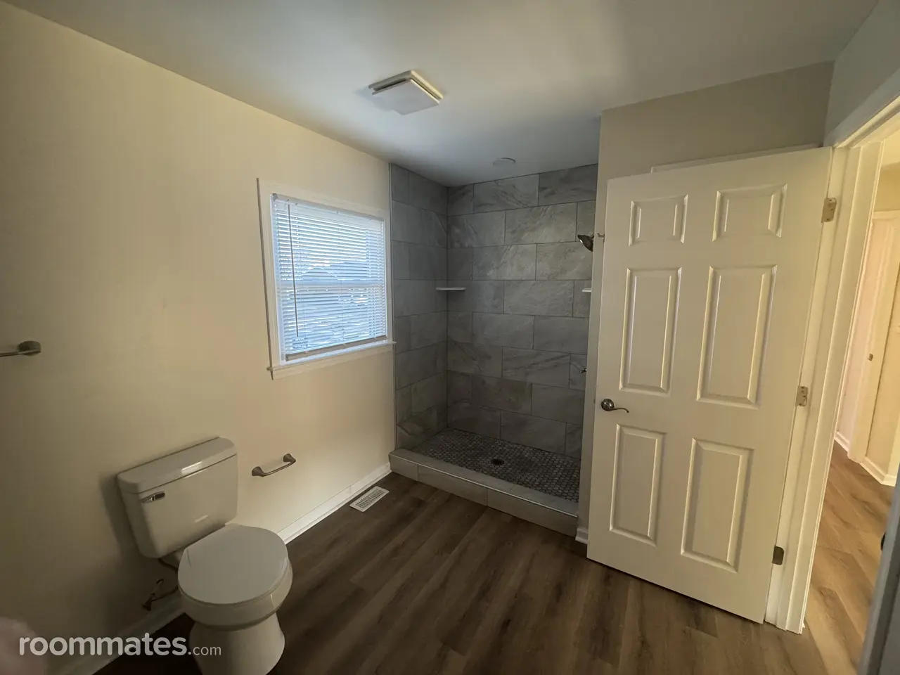 Profile photo 6 of 7