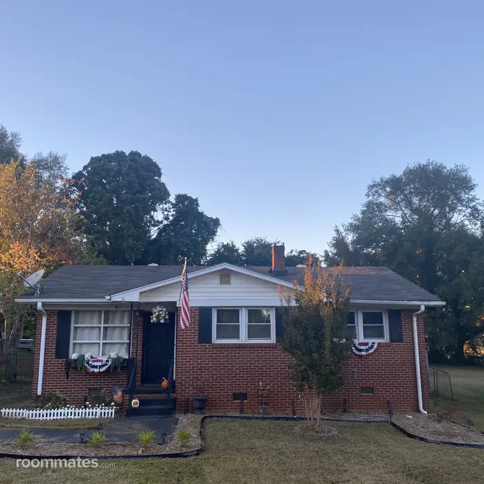 Room for rent in Greenville, SC $680, house