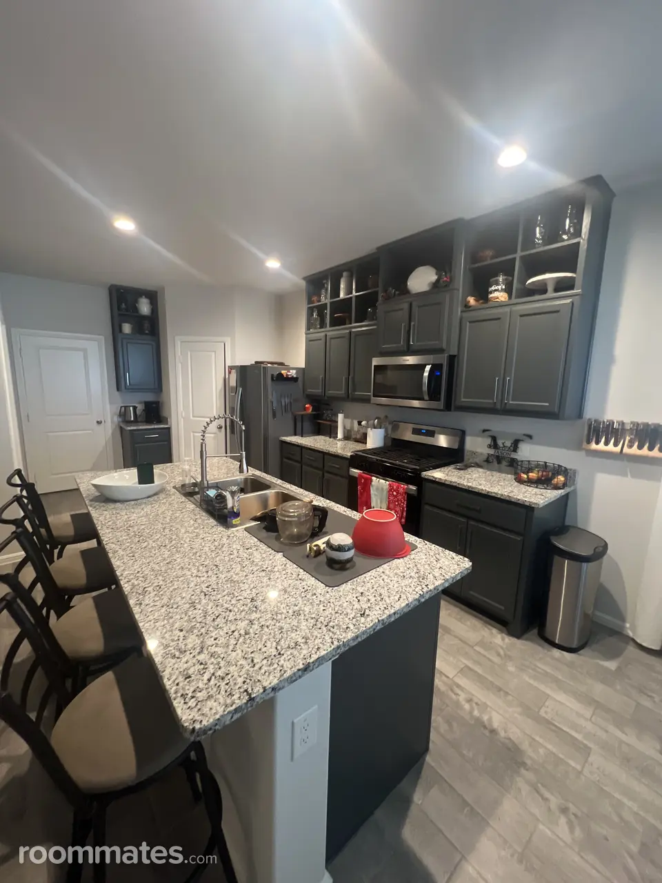 Profile photo 6 of 8