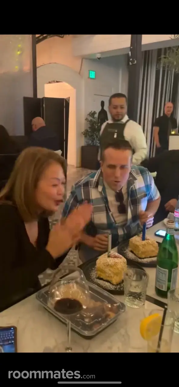 Profile photo 11 of 12