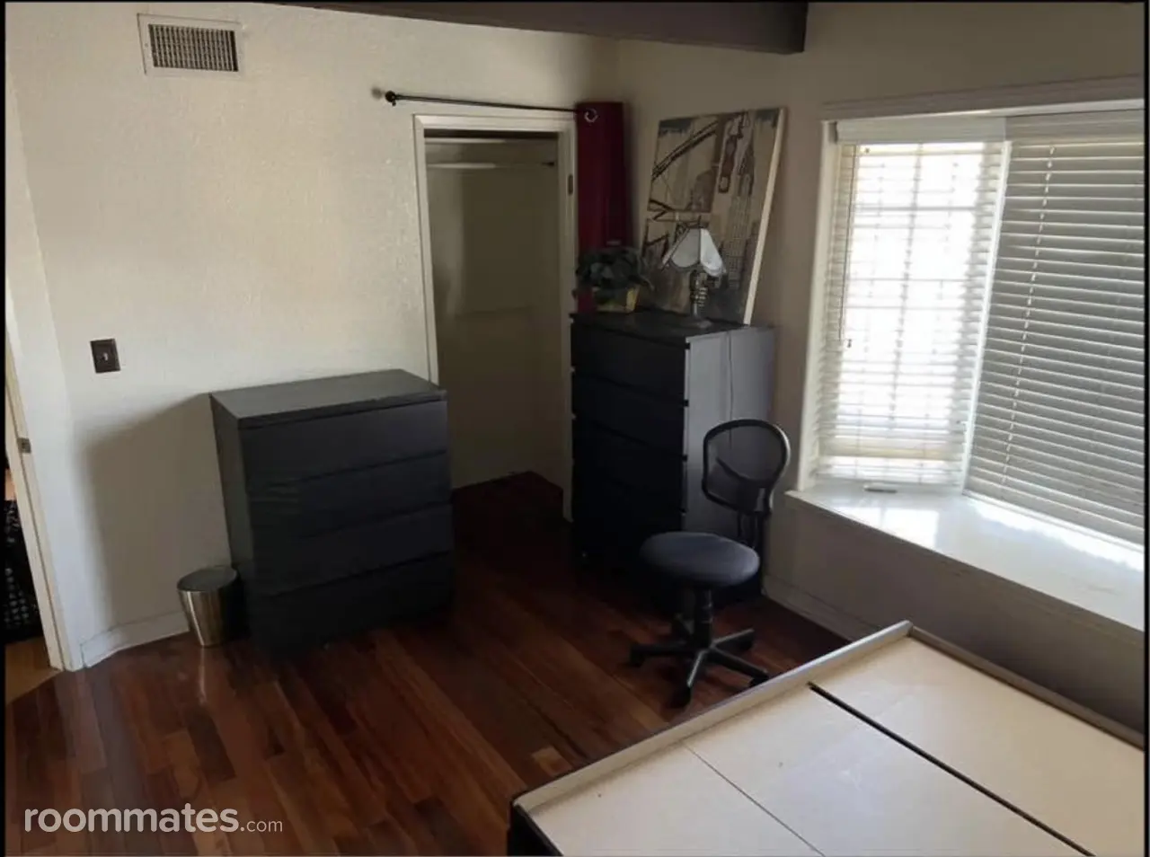 Profile photo 3 of 8