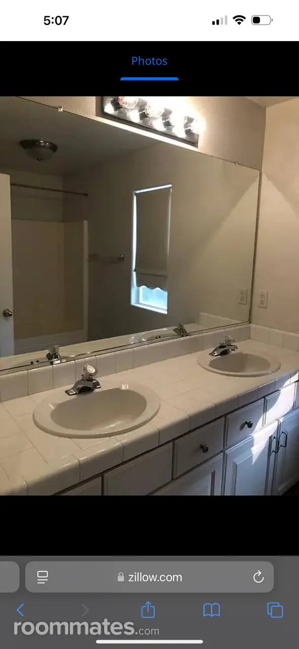 Profile photo 10 of 12