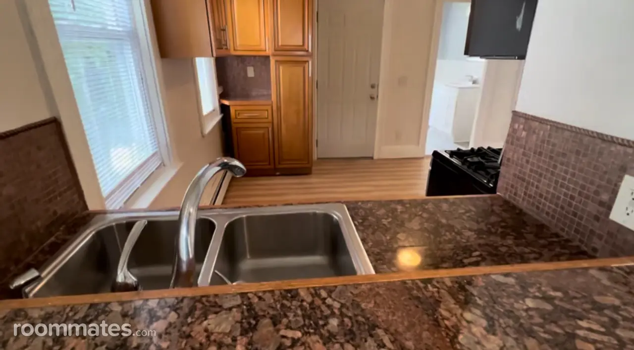 Profile photo 5 of 8