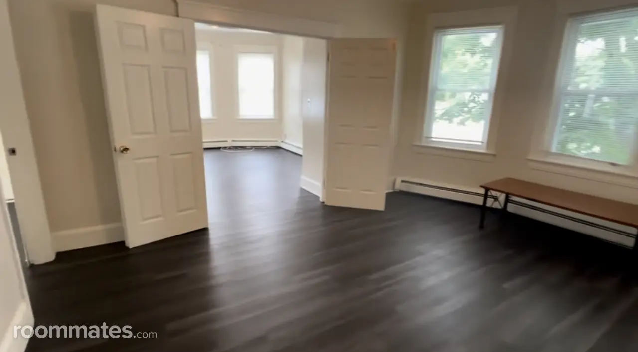 Profile photo 4 of 8