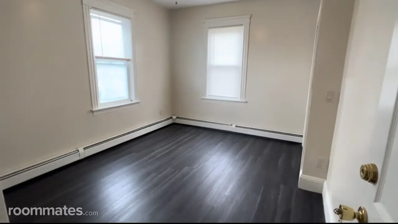 Profile photo 3 of 8