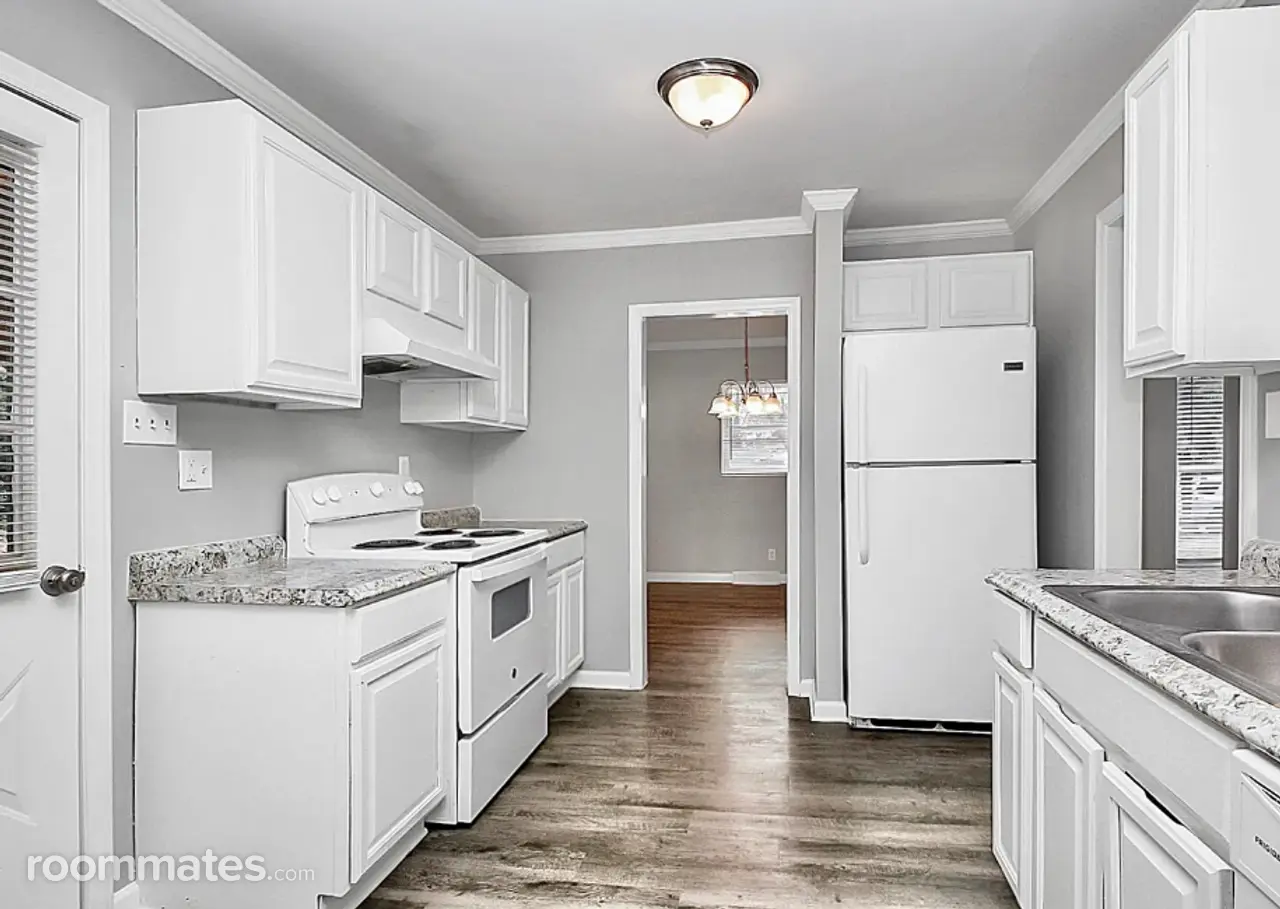 Profile photo 4 of 6