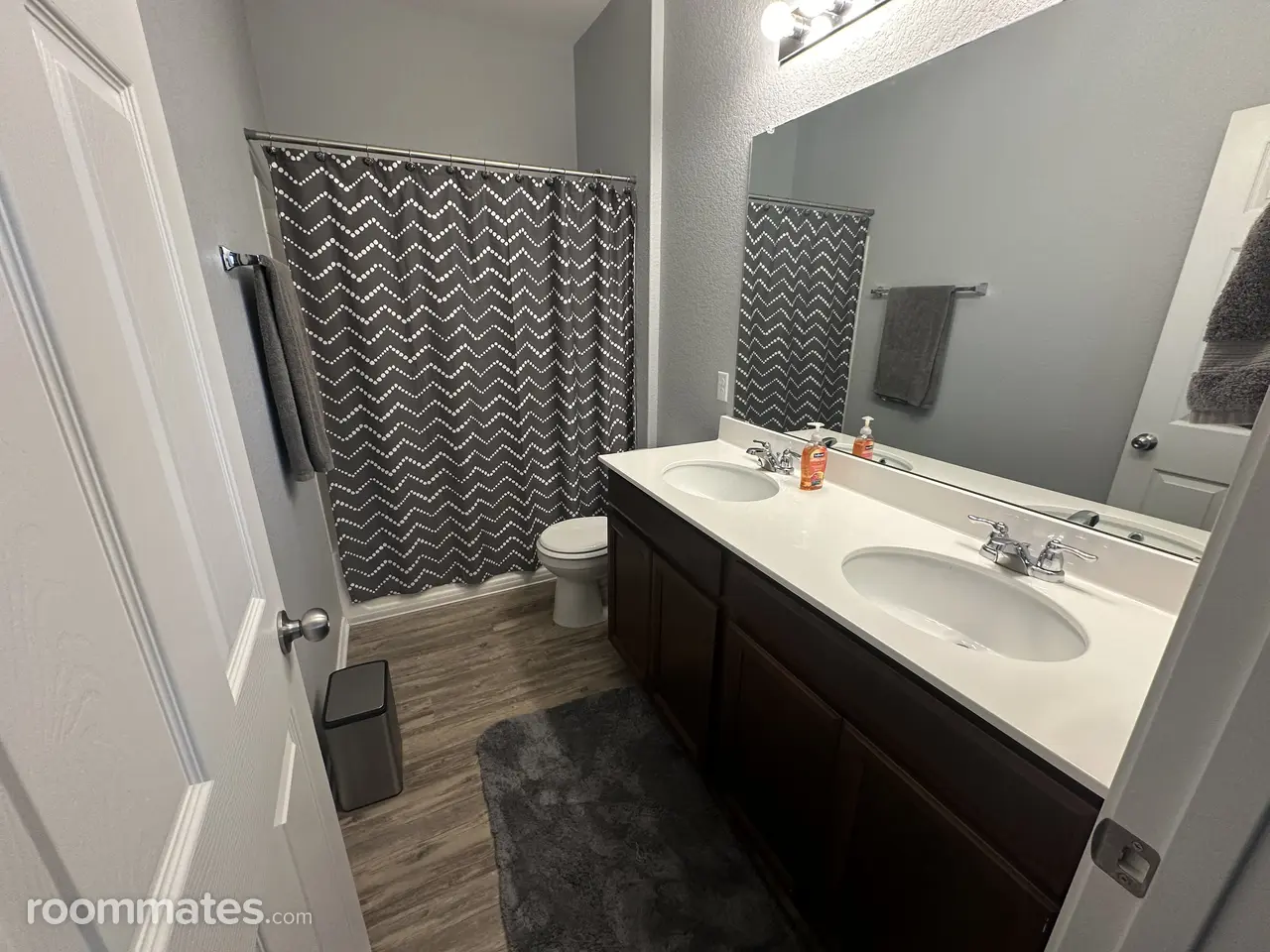 Profile photo 4 of 10