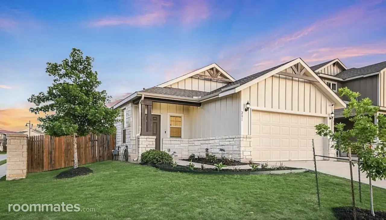 Profile photo 1 of 10