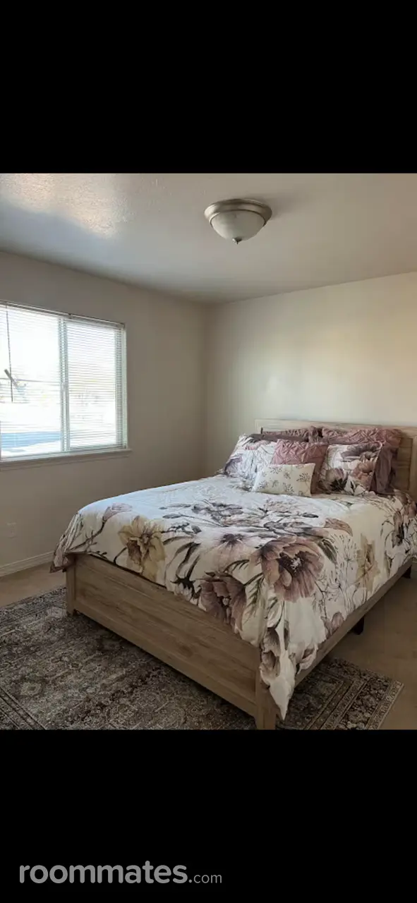 Profile photo 3 of 10