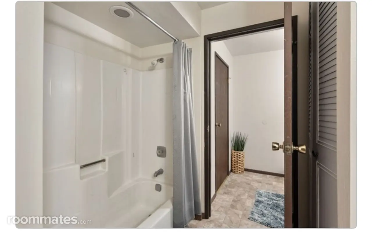 Profile photo 5 of 6