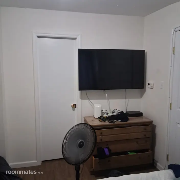 Room for rent in Sicklerville, NJ $600, condo