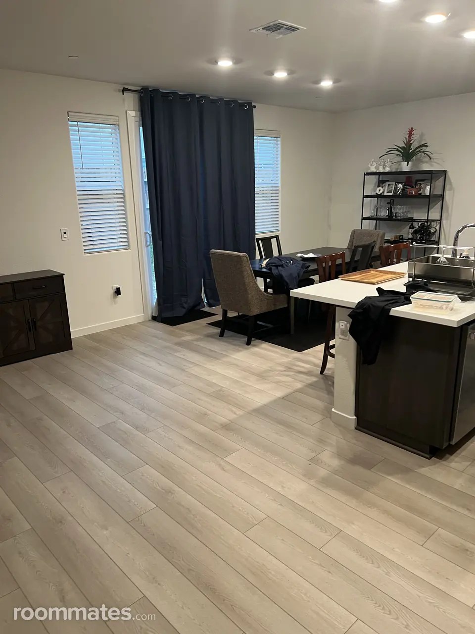 Profile photo 4 of 10