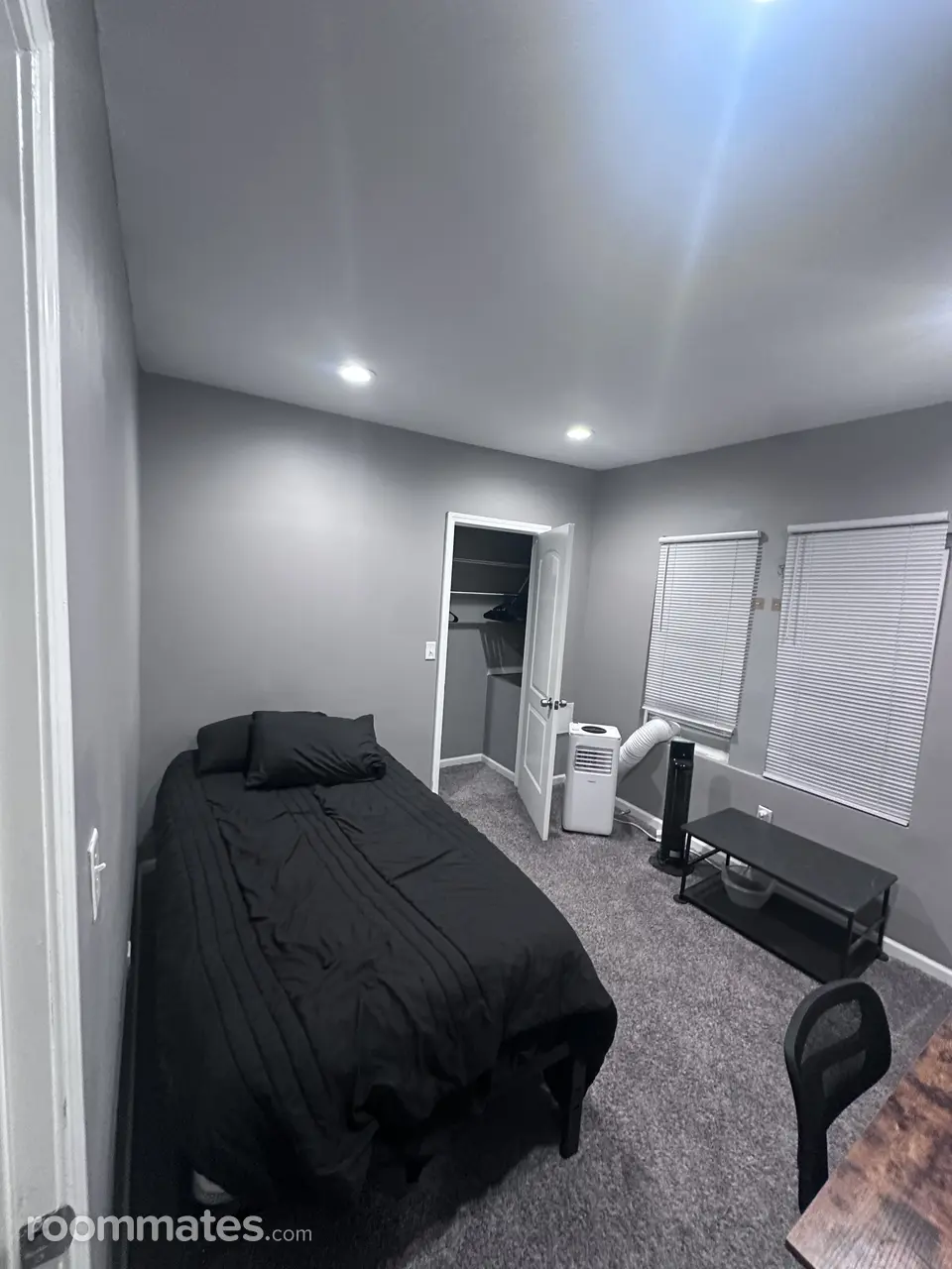 Profile photo 3 of 7