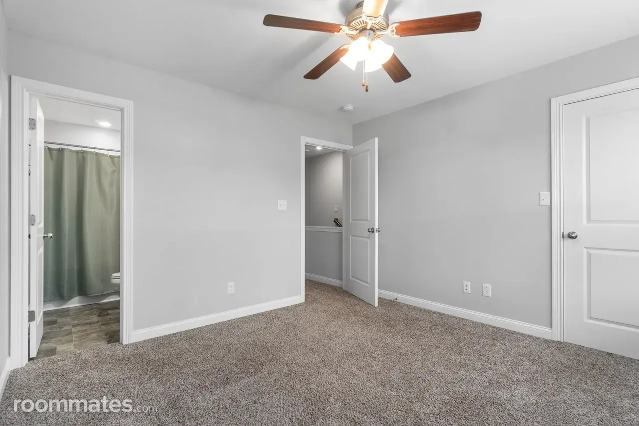 Profile photo 1 of 8