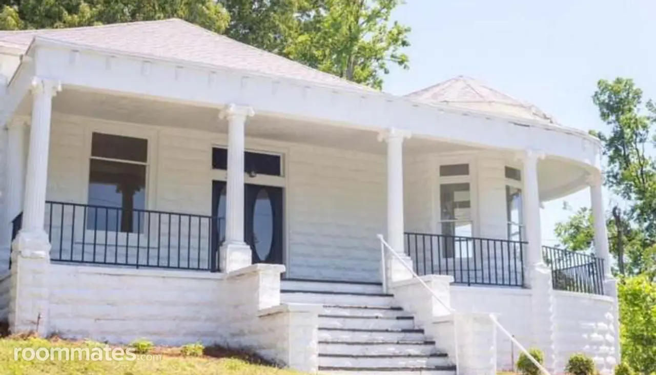 Profile photo 3 of 13