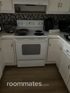 Room for rent in Toledo, OH $900, condo