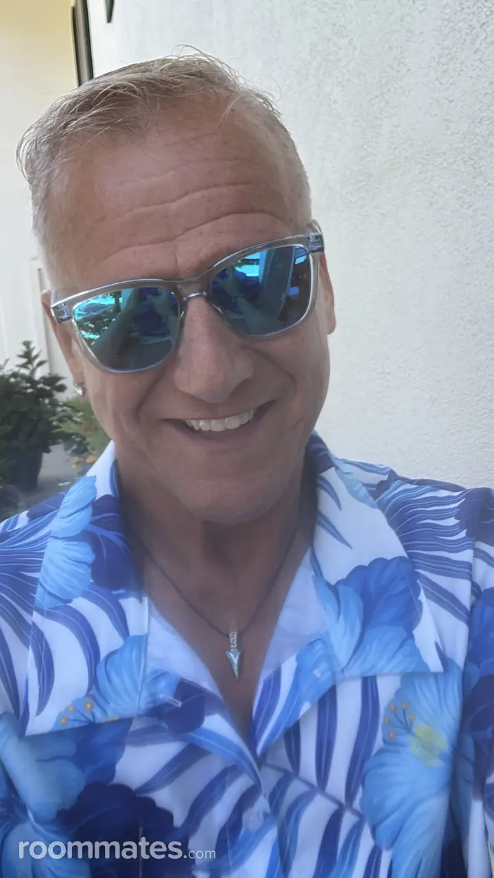 Profile photo 11 of 13