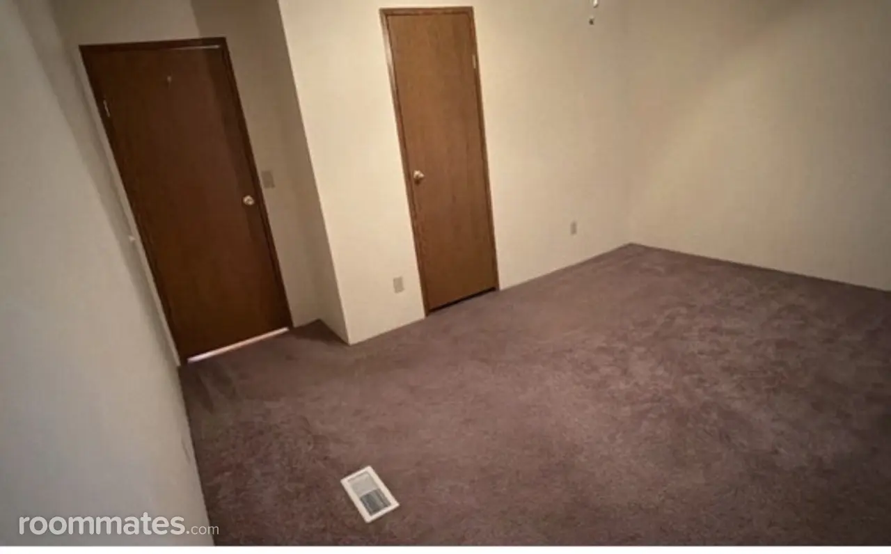 Profile photo 7 of 8